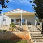 Seaside House Puntaskala ヴィラ *