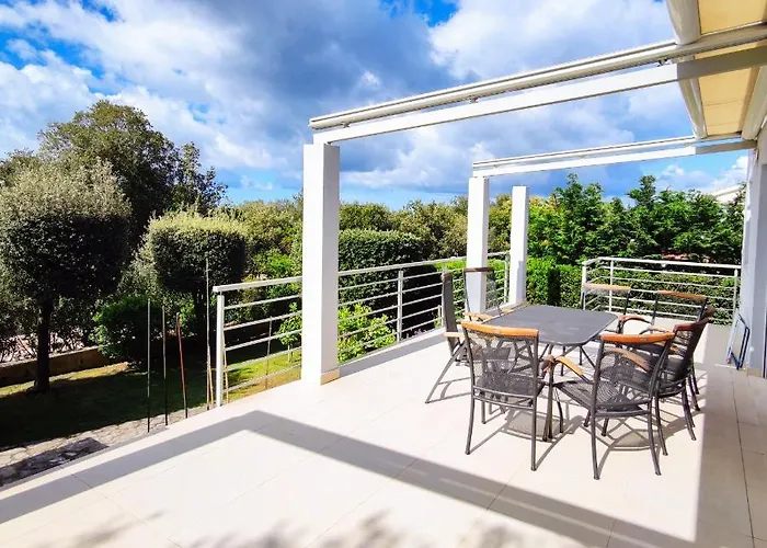 Seaside House Puntaskala Villa